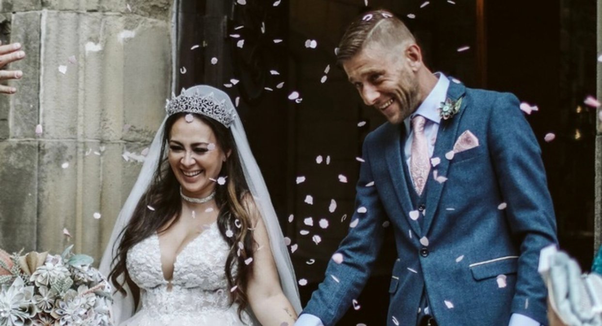 The junkyard owner used scrap materials to decorate the wedding.