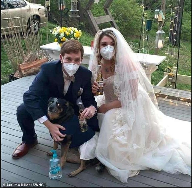 Couple Hosts Intimate Wedding in Their Backyard Without Guests, Surprise Appearance of Maid of Honor Raises Eyebrows Even More