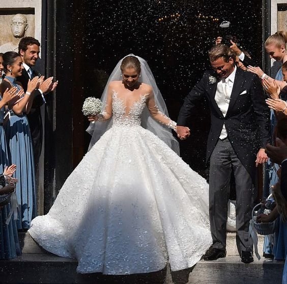Diamond Tycoon Sponsors Weddings of Over 3,000 Brides for 8 Years Straight