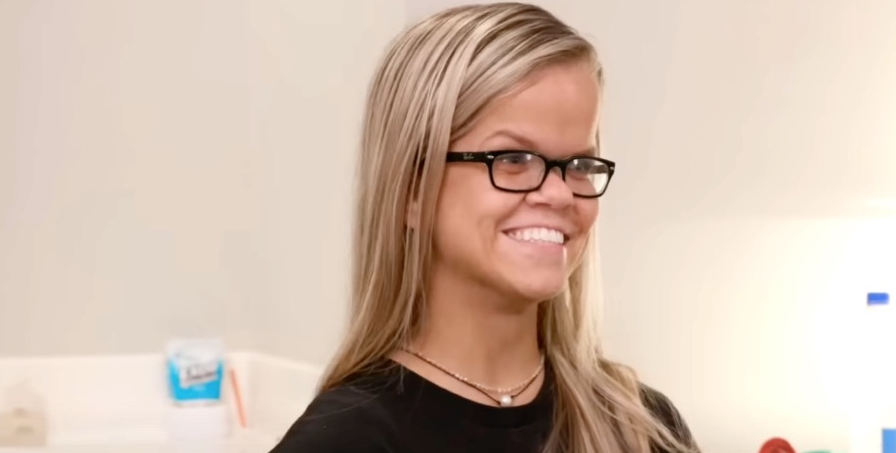 ‘7 Little Johnstons’ Anna Johnston Shows Skin, Lets Loose Amid Drama