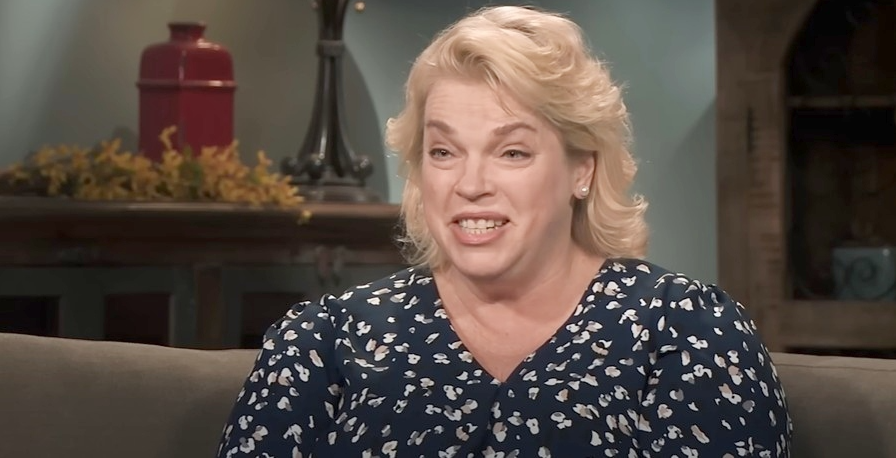 ‘Sister Wives’: Is Janelle Brown the Only One Loyal to Polygamy?