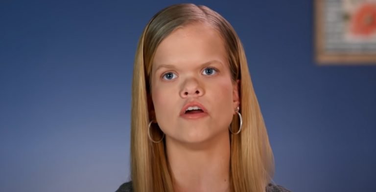 Anna Johnston of 7 Little Johnstons speaking