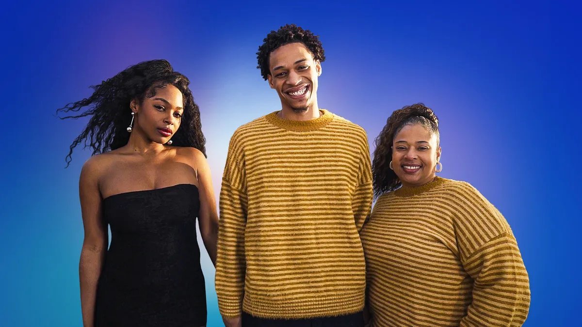 Nylah, Shahid and Dia posing together on I Love a Mama's Boy
