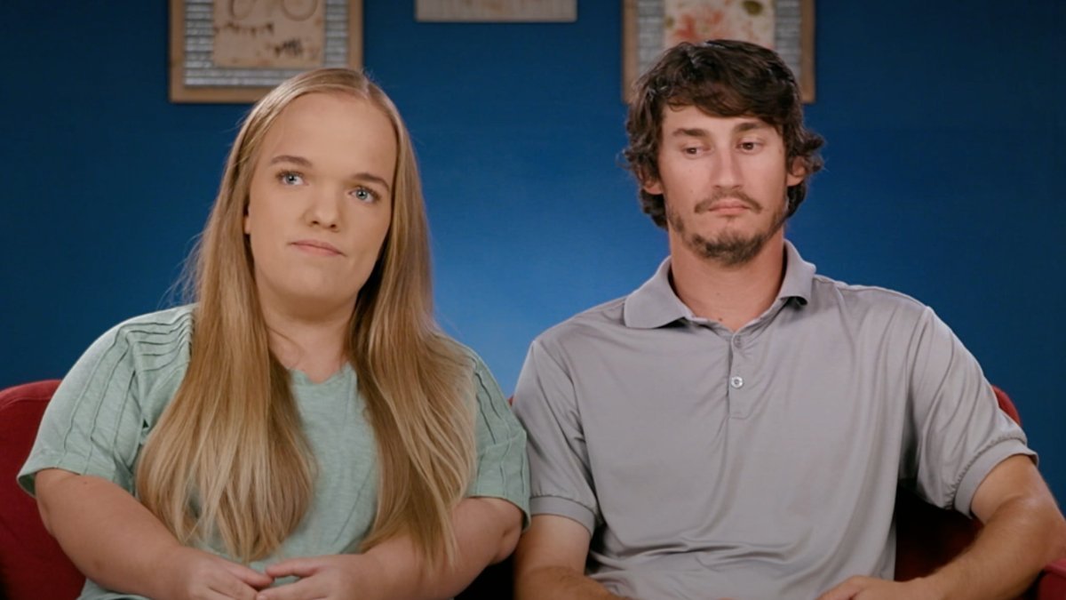 Liz Johnston and Brice Bolden sitting together for a 7 Little Johnstons interview