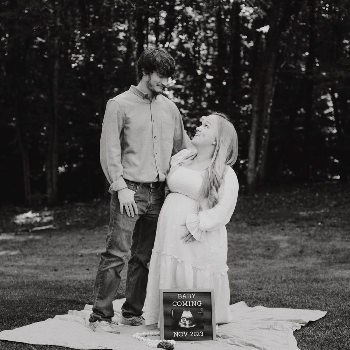 Liz Johnston and Brice Bolden announcing their first pregnancy
