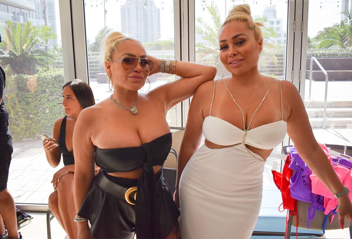 Darcey and Stacey Silva posing together in Miami