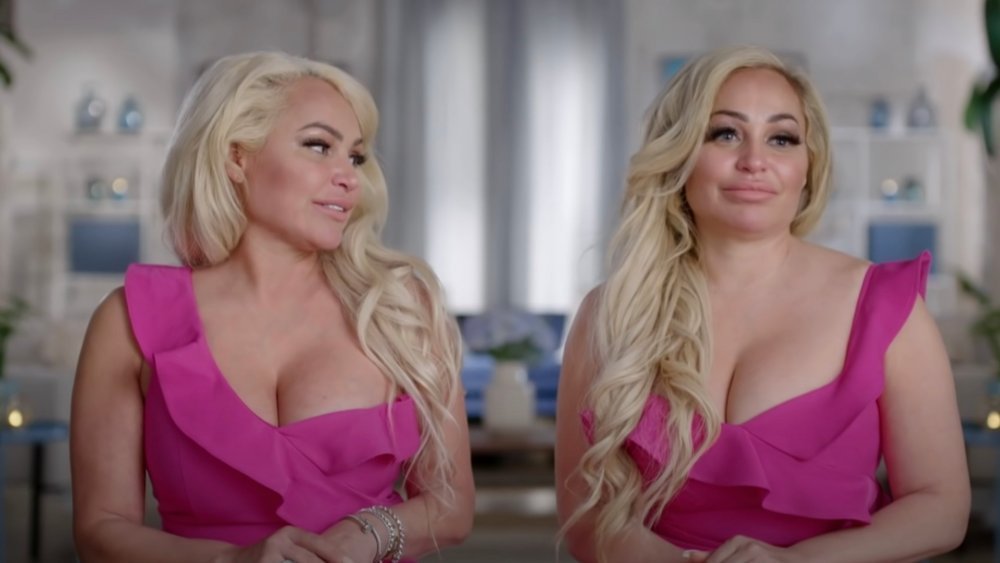 Darcey and Stacey Silva in matching pink dresses