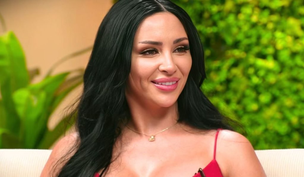 Sophie Sierra smiling in 90 Day Fiancé