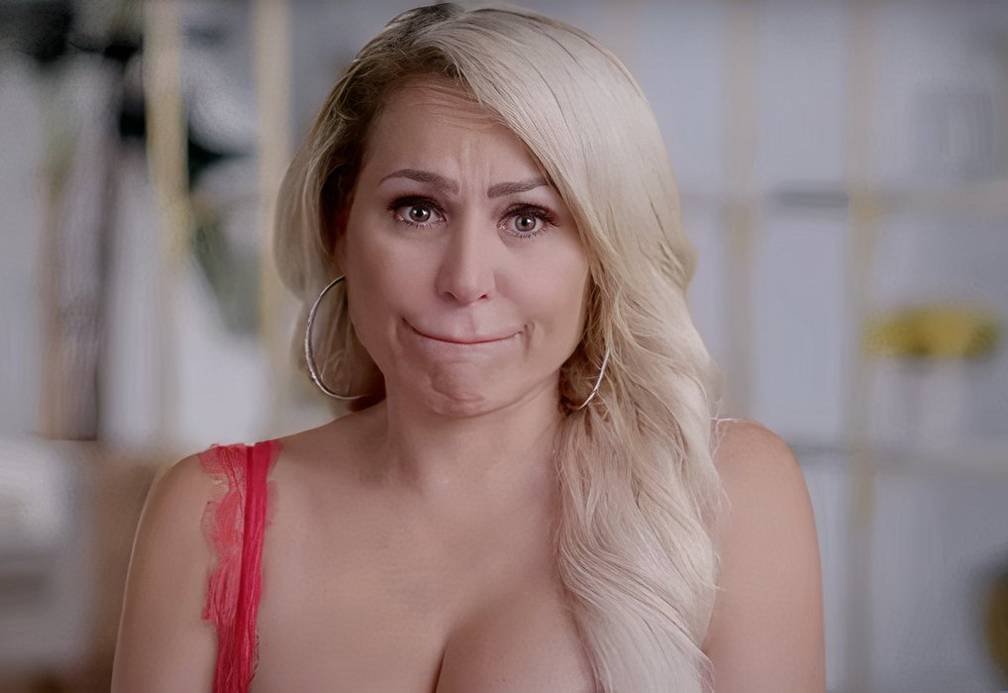 Darcey Silva making an expressive face in a confessional