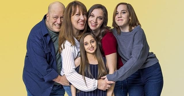 Shauna Rae with her family posing together