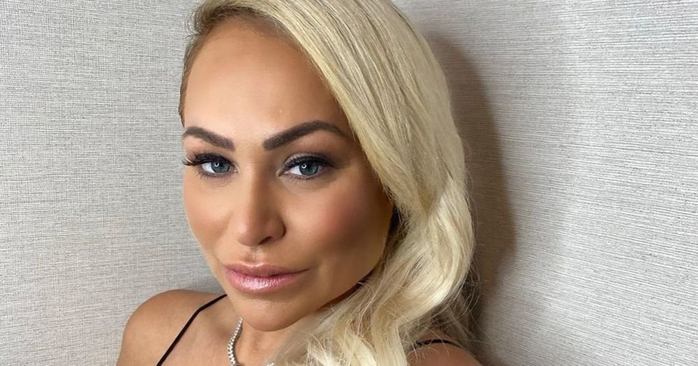 Darcey Silva in a solo close-up selfie